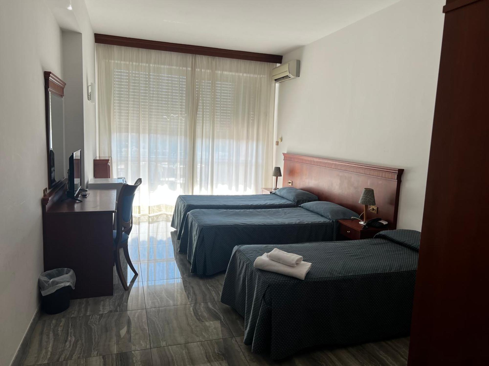 Parco Tirreno Hotel Рим Экстерьер фото