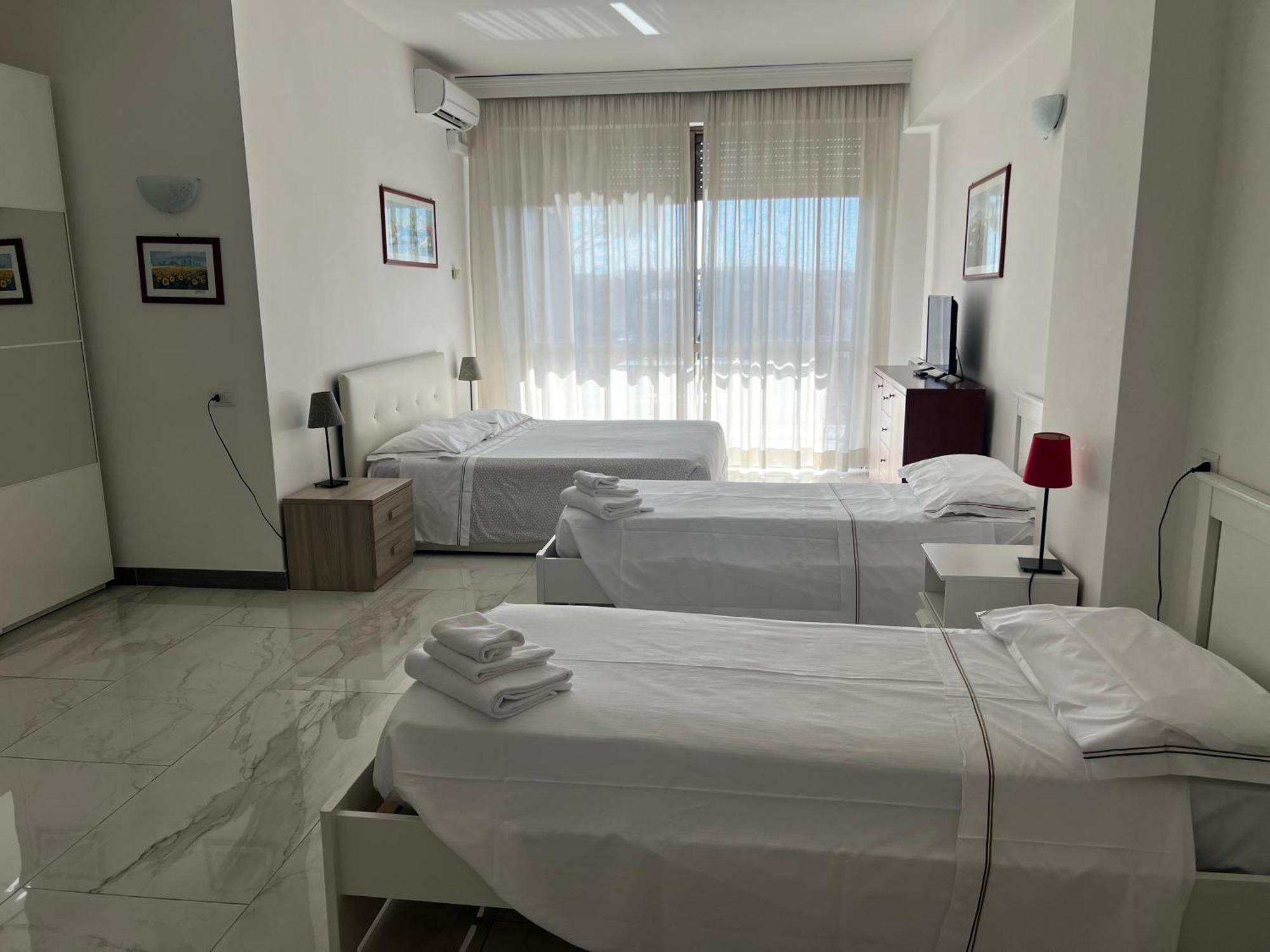 Parco Tirreno Hotel Рим Экстерьер фото
