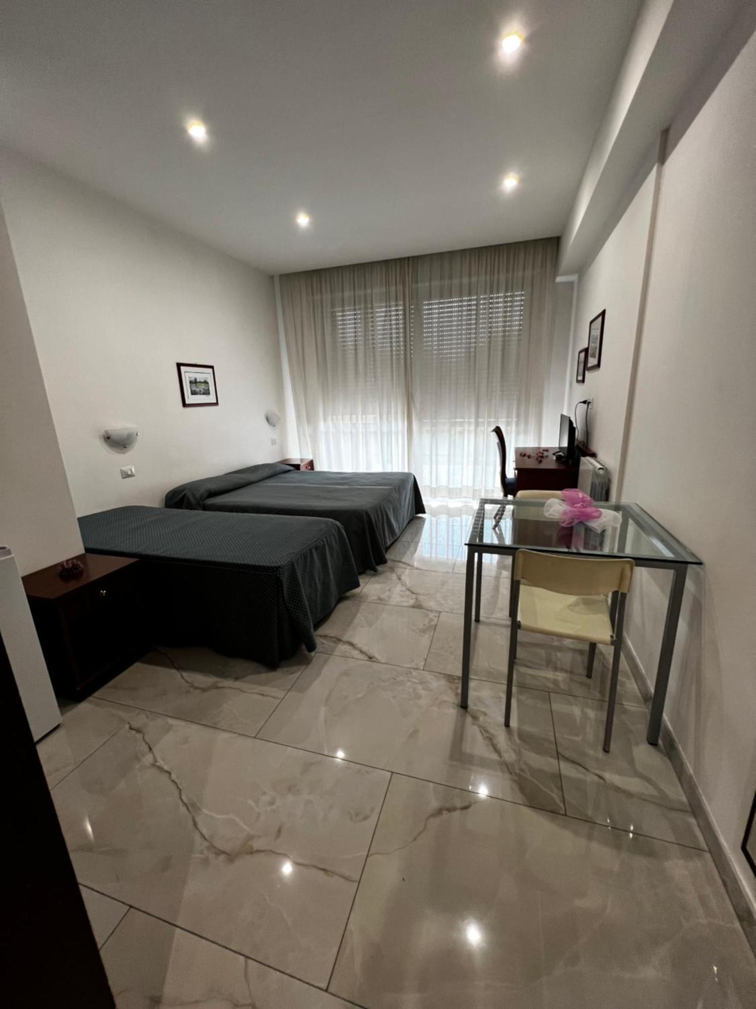 Parco Tirreno Hotel Рим Экстерьер фото