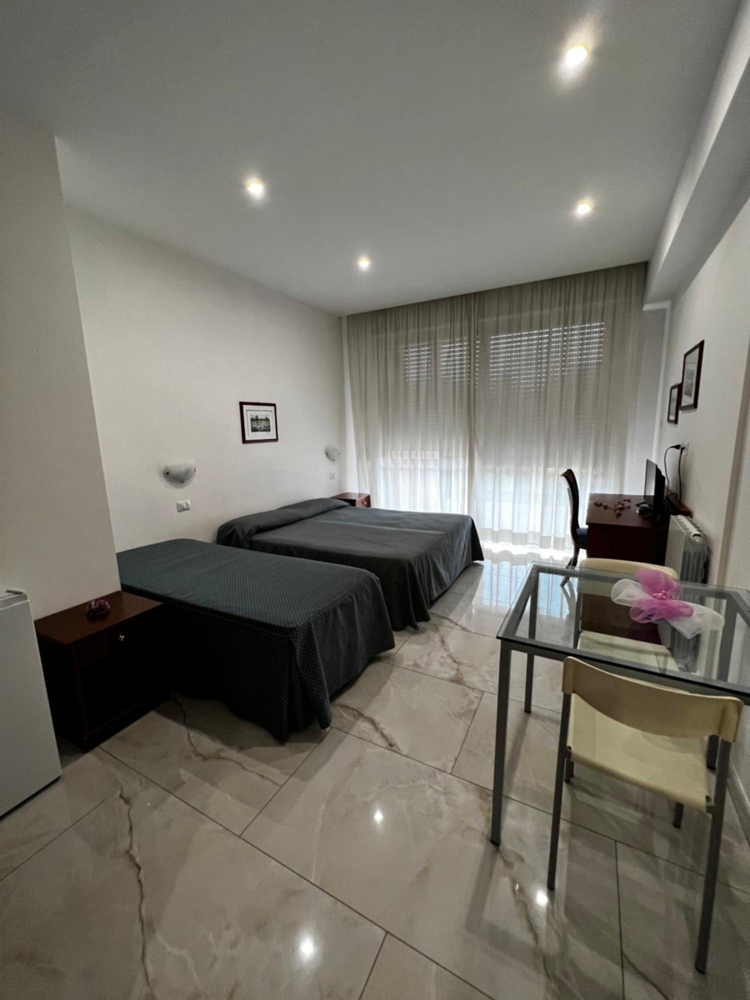 Parco Tirreno Hotel Рим Экстерьер фото