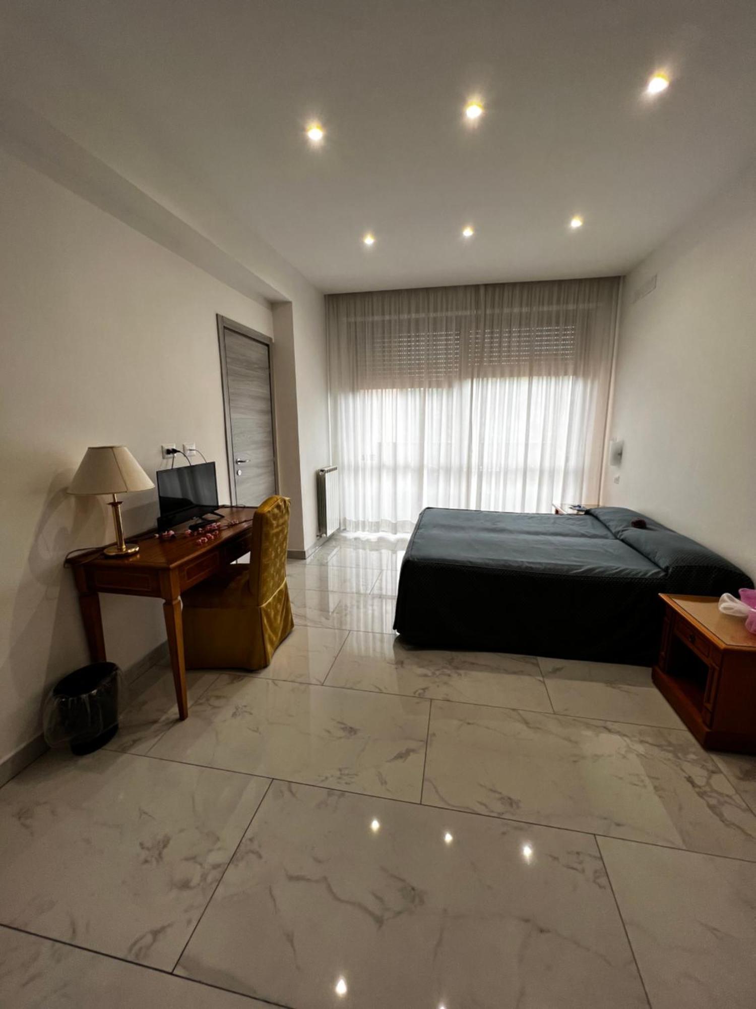Parco Tirreno Hotel Рим Экстерьер фото