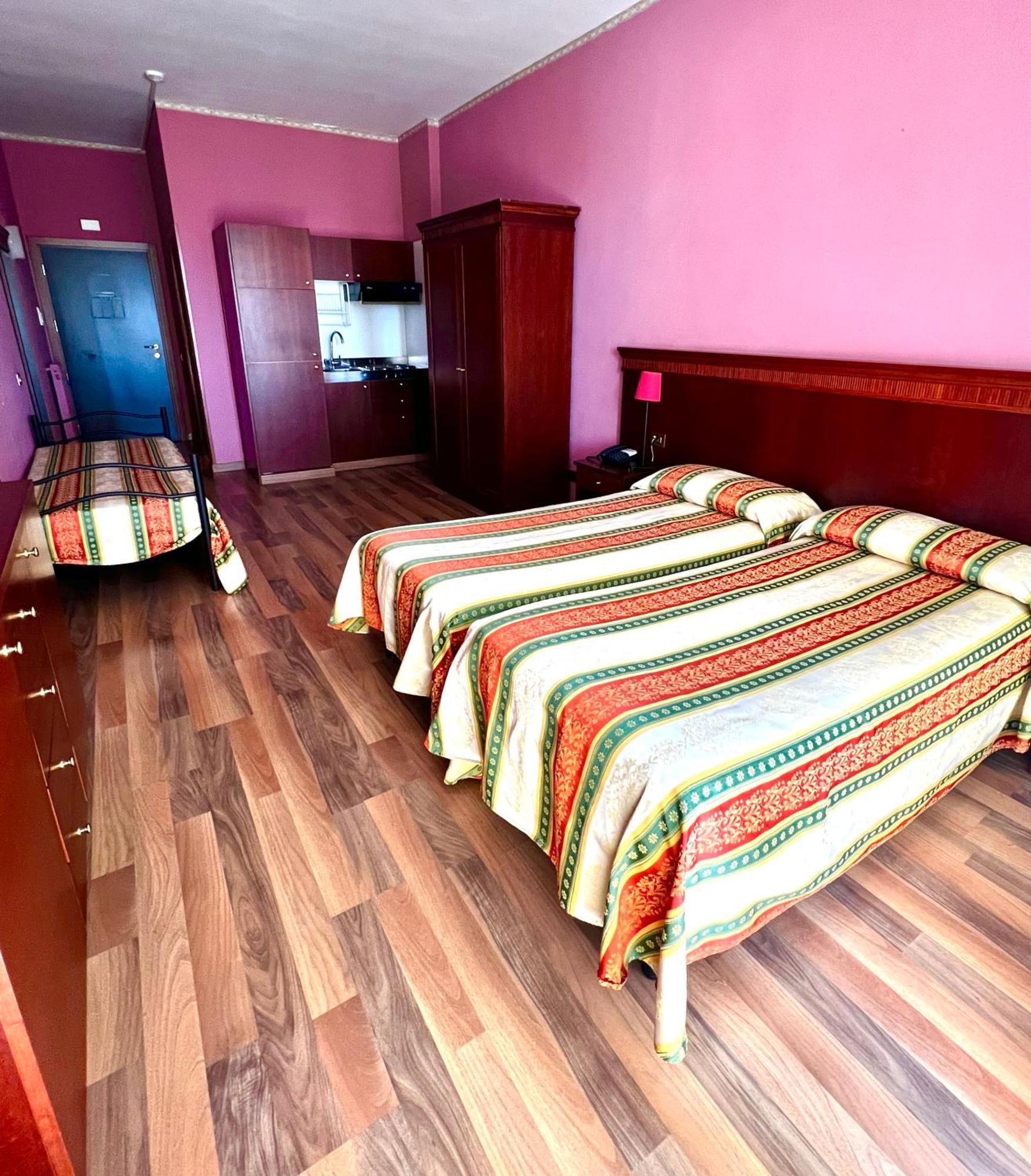 Parco Tirreno Hotel Рим Экстерьер фото